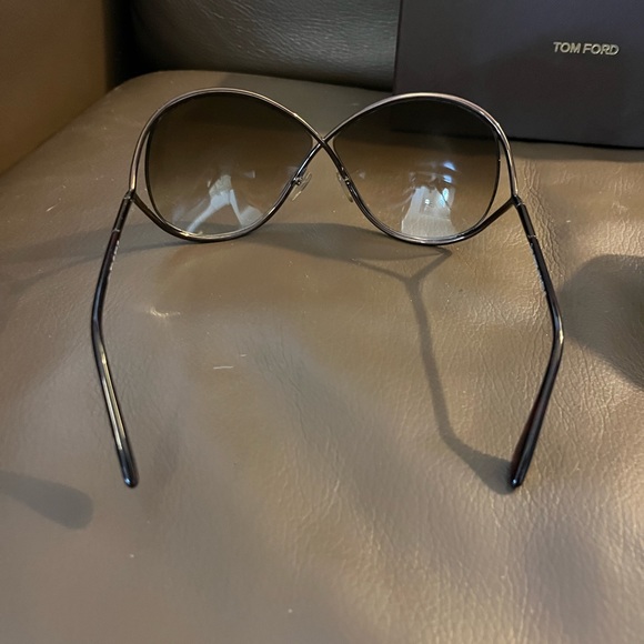 Tom Ford sunglasses worn only a few times and in like new condition. - Picture 6 of 15